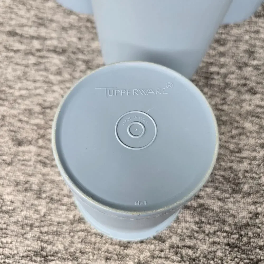 VTG Tupperware Servalier Nesting Canister Set of 5 Country Blue 5 Lids 1 Cracked